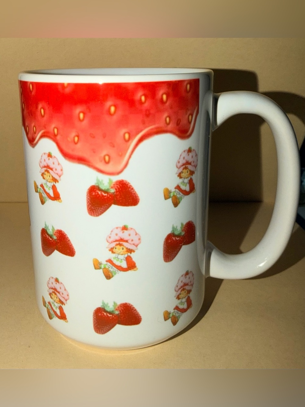 🍓NWOT Strawberry Shortcake Ceramic 10-12 oz Mug - Picture 3 of 5